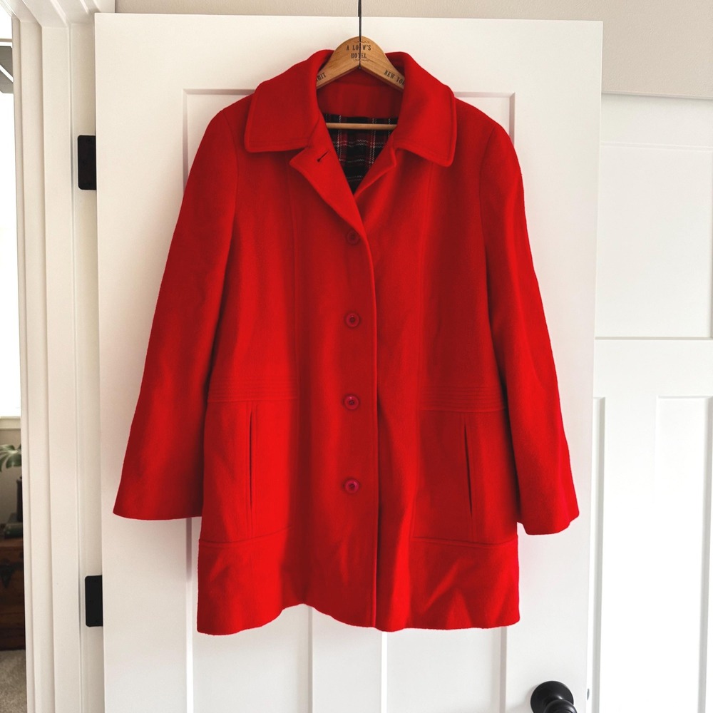Vintage fashionbilt red wool Peacoat: long coat with plaid lining